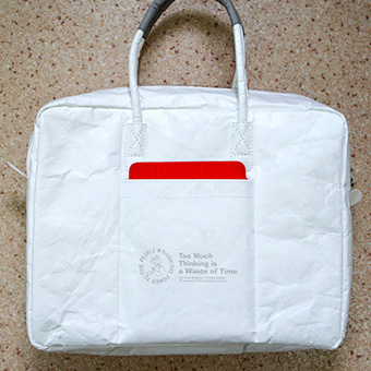 モバイルブリーフケース「THINK AERO」外ポケット