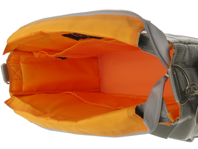 �����̃|�P�b�g�́A���v�T����