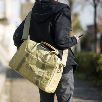 タイベック製旅行バッグ