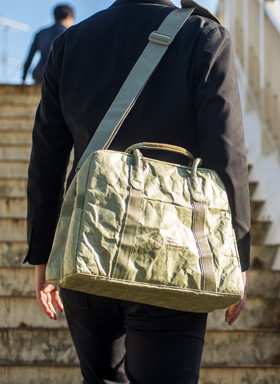 ショルダーストラップには肩パット